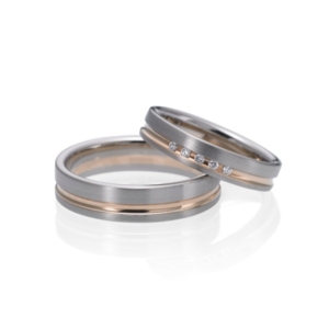 結婚指輪の購入時期はいつFISCHERのフラット結婚指輪の写真