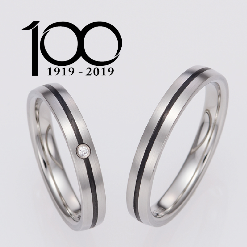 LGBTQカップルにおすすめの結婚指輪でフィッシャー100周年記念モデルでBモデル