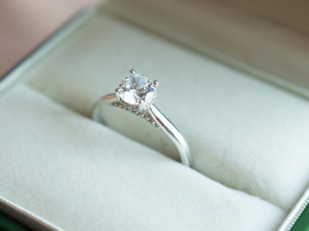 和歌山で高品質ダイヤモンドの婚約指輪や結婚指輪