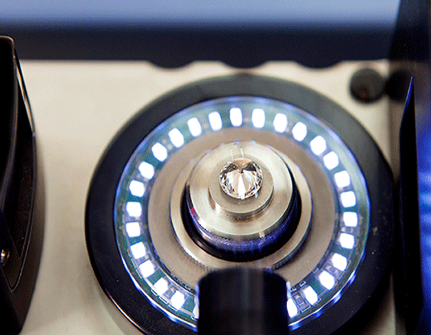 アイデアルダイヤモンドがの646項目のデータ管理