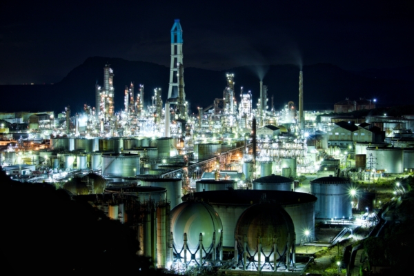和歌山で見れる工場夜景！東燃ゼネラルの美しい夜景を見ながらプロポーズ！幻想的な写真