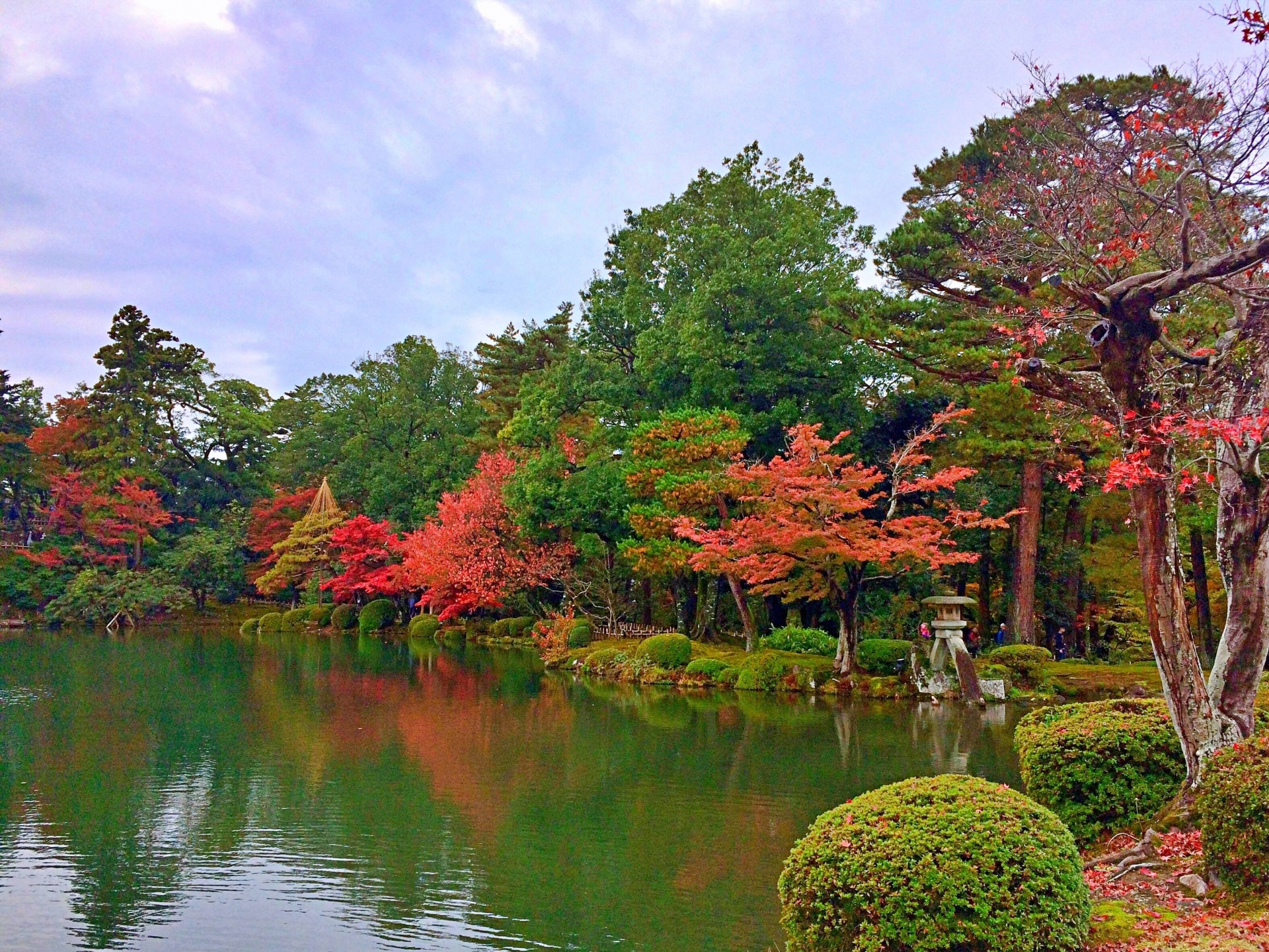 秋のプロポーズスポットにおすすめ兼六園
