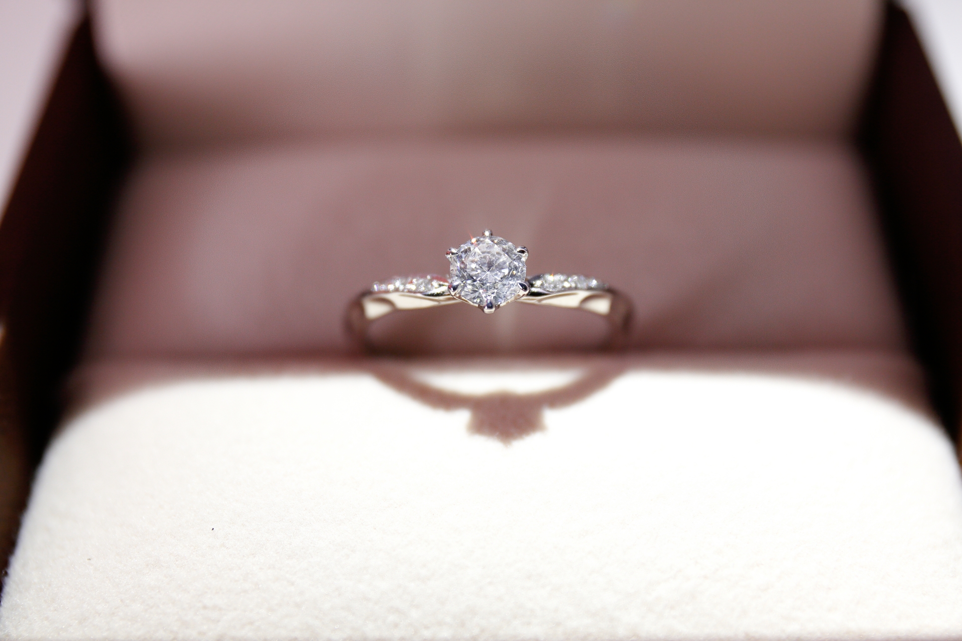 【和歌山・田辺市】迷える方へ。サプライズプロポーズ向け婚約指輪&プロポーズリング特集！