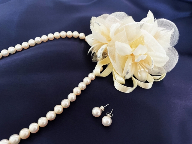 真珠ネックレスっていつ必要？どういうときに身に着ける？購入の