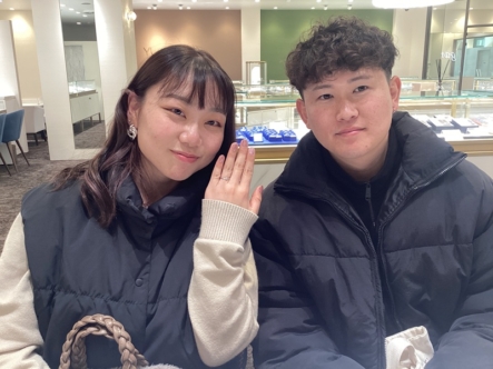 和歌山県白浜町 LAPAGE(ラパージュ)の婚約指輪をサイドアイスブルーダイヤにアレンジしてご成約いただきました