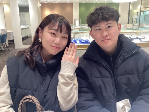 和歌山県白浜町 LAPAGE(ラパージュ)の婚約指輪をサイドアイスブルーダイヤにアレンジしてご成約いただきました