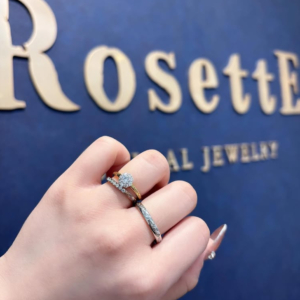 RosettE（ロゼット）の婚約指輪と結婚指輪の重ね付け