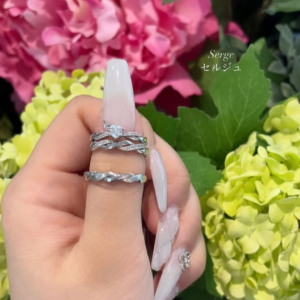 Lapage（ラパージュ）の婚約指輪と結婚指輪を重ね付け