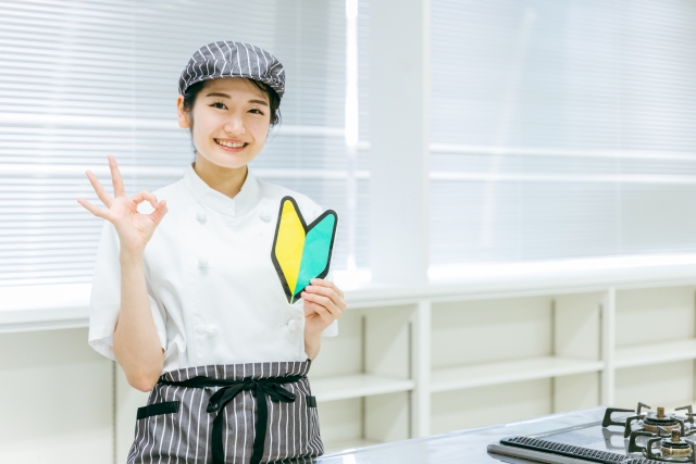 【2026年版】飲食業の結婚指輪は着けていい？衛生ルール・外す理由・失敗しない選び方を解説