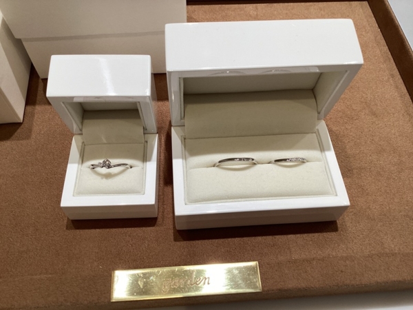 和歌山県田辺市IDEAL plus fortの婚約指輪とLittel gardenの結婚指輪をご成約いただきました！