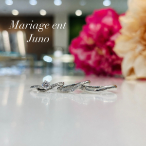 Mariage ent（マリアージュエント）の婚約指輪と結婚指輪の重ね付け