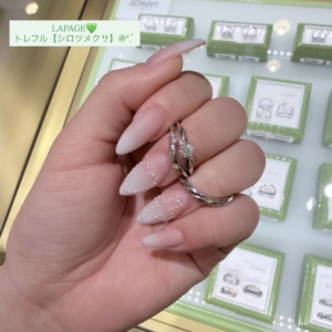 LAPAGE（ラパージュ）の婚約指輪と結婚指輪の重ね付け