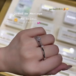 Quand de Mariage（クワンドゥマリアージュ）の婚約指輪と結婚指輪の重ね付け