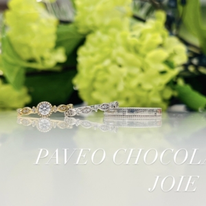 PAVEO CHOCOLAT（パヴェオショコラ）の婚約指輪と結婚指輪の重ね付け