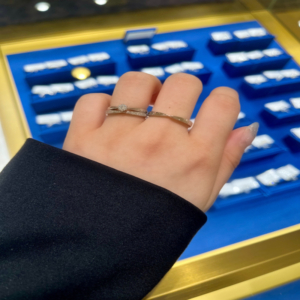 IDEAL plus fort（アイデアルプリュフォール）の婚約指輪と結婚指輪の重ね付け