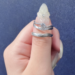IDEAL plus fort（アイデアルプリュフォール）の婚約指輪と結婚指輪の重ね付け