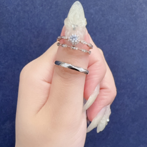 Stel Giurare（ステルジュラーレ）の婚約指輪と結婚指輪の重ね付け