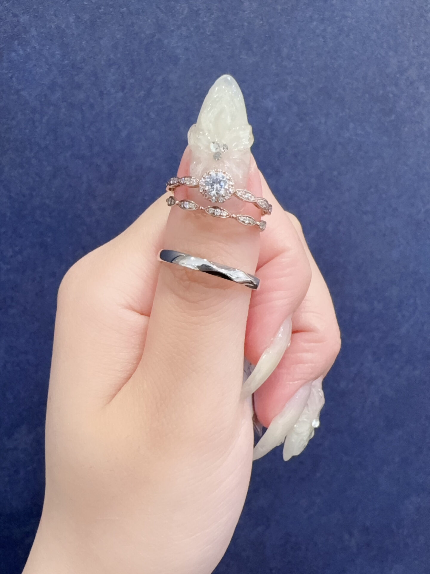 Stel Giurare（ステルジュラーレ）の婚約指輪と結婚指輪の重ね付け