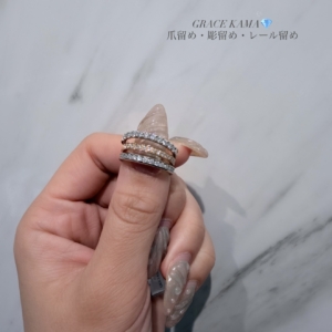 GRACE KAMA（グレースカーマ）の婚約指輪・結婚指輪の重ね付け