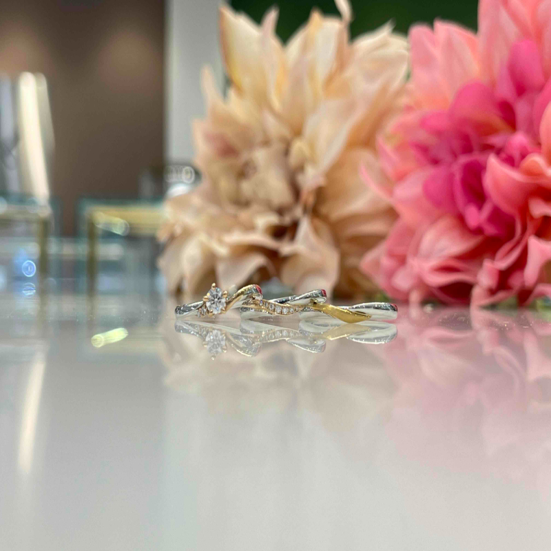 LAPAGE×garden(ラパージュ×ガーデン)の婚約指輪と結婚指輪の重ね付け