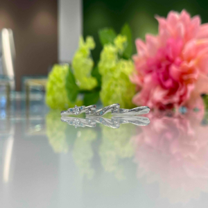SWEET BLUE DIAMOND（スイートブルーダイヤモンド）の婚約指輪と結婚指輪の重ね付け