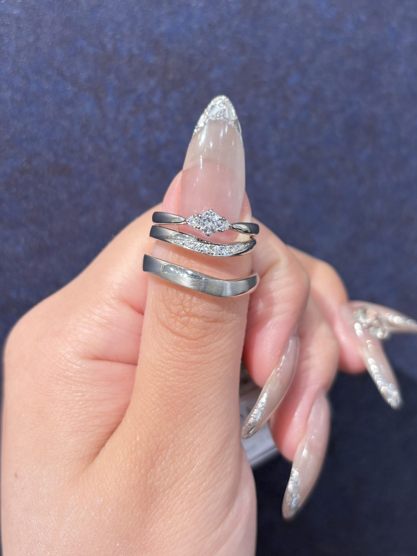 IDEAL plus fort（アイデアルプリュフォール）の婚約指輪と結婚指輪の重ね付け