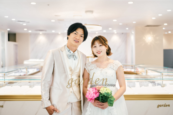 岩出市からご来店「LAPAGE」の結婚指輪と「Little garden」の婚約指輪をご成約頂きました