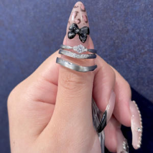 IDEAL plus fort（アイデアルプリュフォール）の婚約指輪と結婚指輪の重ね付け